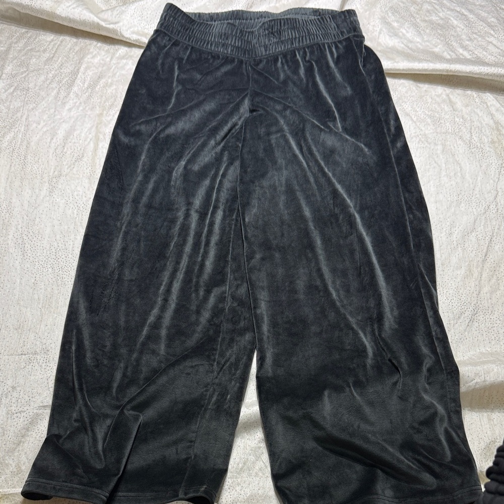 Gilly hicks  vlack Velvet Pants for women size M
